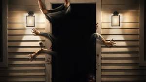 Resi-Evil-Movie-1.jpg